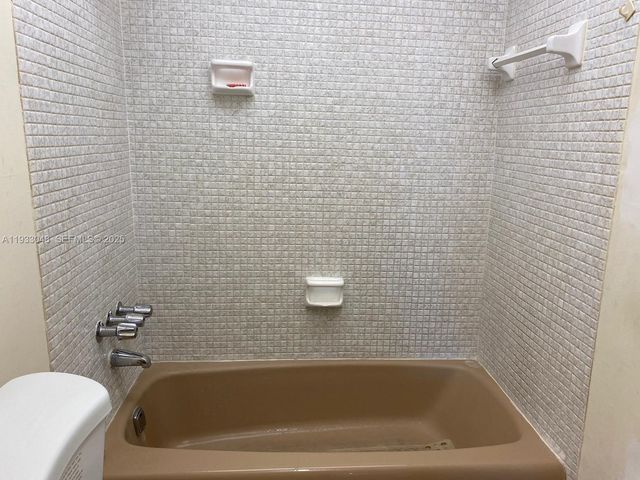 555 NE 123rd St 212-B, North Miami, FL 33161