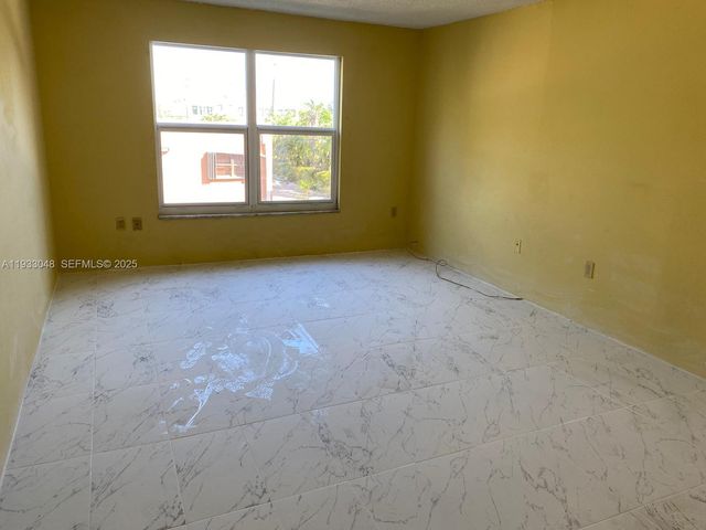 555 NE 123rd St 212-B, North Miami, FL 33161