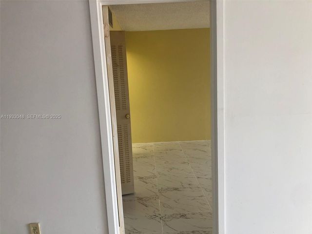 555 NE 123rd St 212-B, North Miami, FL 33161