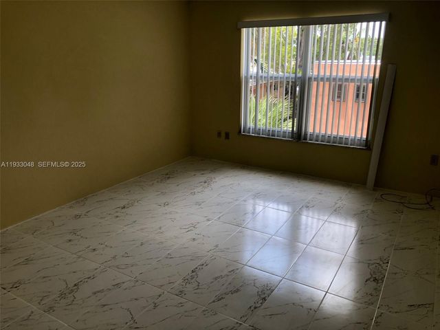 555 NE 123rd St 212-B, North Miami, FL 33161