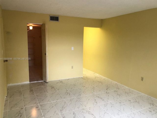 555 NE 123rd St 212-B, North Miami, FL 33161