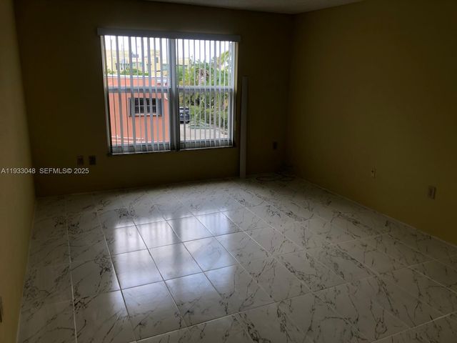 555 NE 123rd St 212-B, North Miami, FL 33161