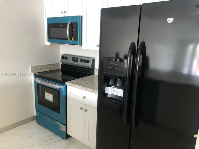 555 NE 123rd St 212-B, North Miami, FL 33161