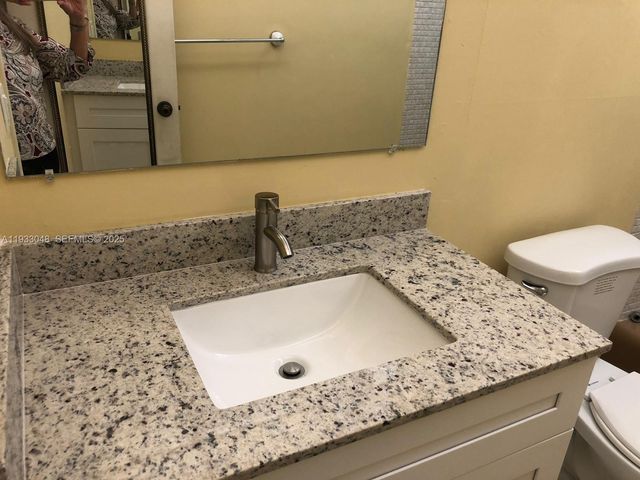 555 NE 123rd St 212-B, North Miami, FL 33161