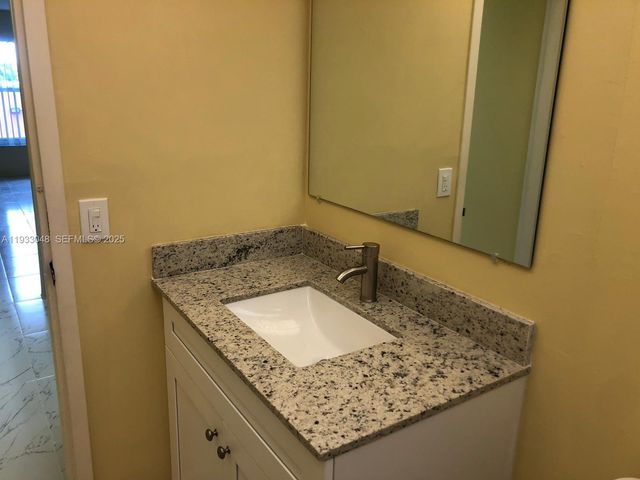 555 NE 123rd St 212-B, North Miami, FL 33161