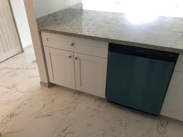 555 NE 123rd St 212-B, North Miami, FL 33161