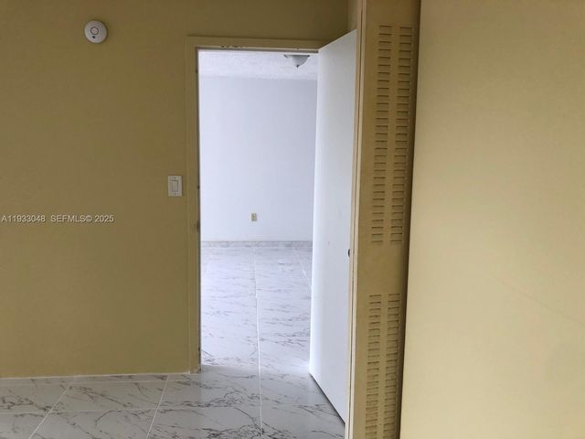 555 NE 123rd St 212-B, North Miami, FL 33161