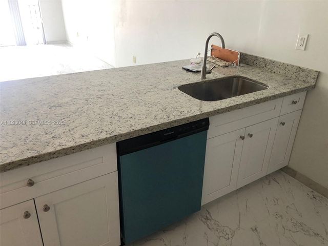 555 NE 123rd St 212-B, North Miami, FL 33161