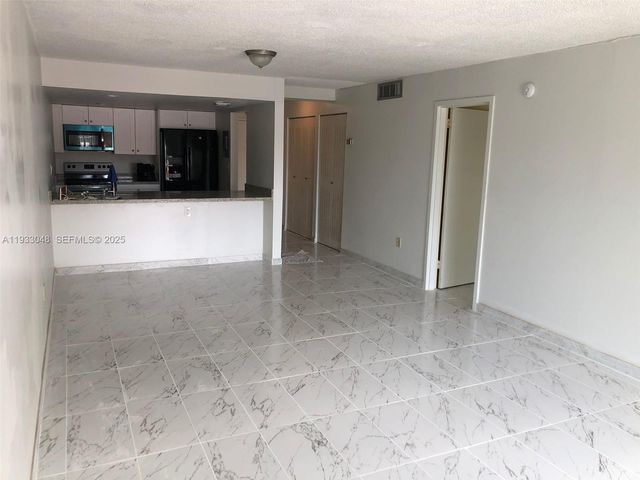 555 NE 123rd St 212-B, North Miami, FL 33161