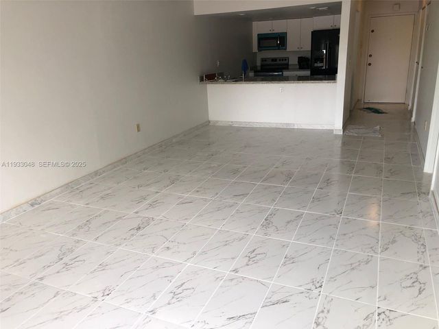 555 NE 123rd St 212-B, North Miami, FL 33161