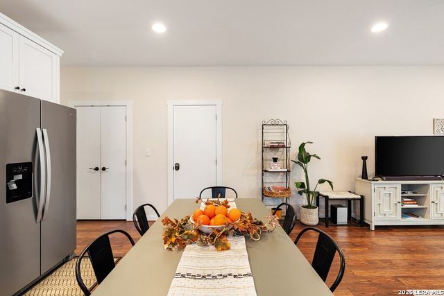 924 Apple, Fredericksburg, TX 78624