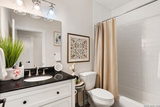 924 Apple, Fredericksburg, TX 78624