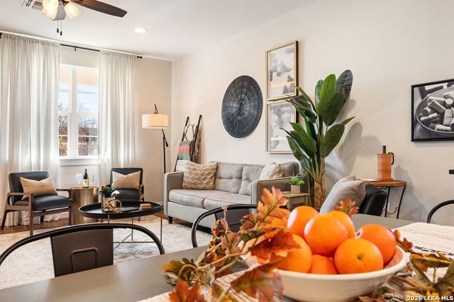 924 Apple, Fredericksburg, TX 78624