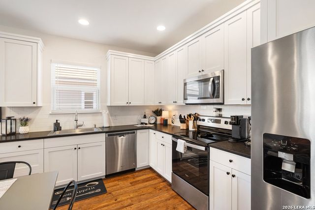 924 Apple, Fredericksburg, TX 78624