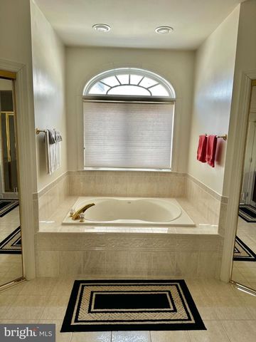 1607 SENECA AVE, Mclean, VA 22102