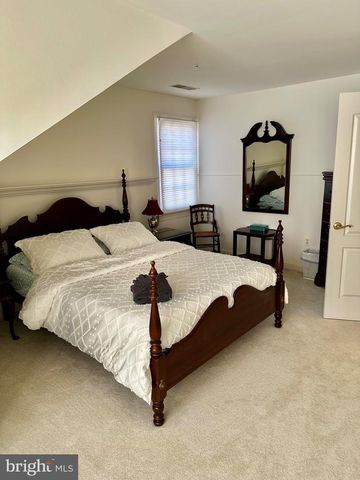 1607 SENECA AVE, Mclean, VA 22102