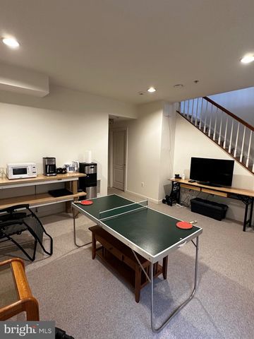 1607 SENECA AVE, Mclean, VA 22102