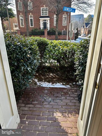 1607 SENECA AVE, Mclean, VA 22102