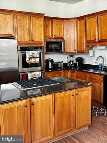 1607 SENECA AVE, Mclean, VA 22102