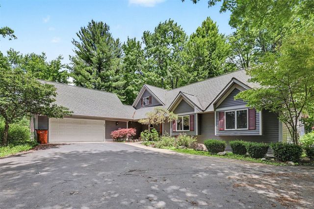 10735 Brown Lake Drive, Rockford, MI 49341