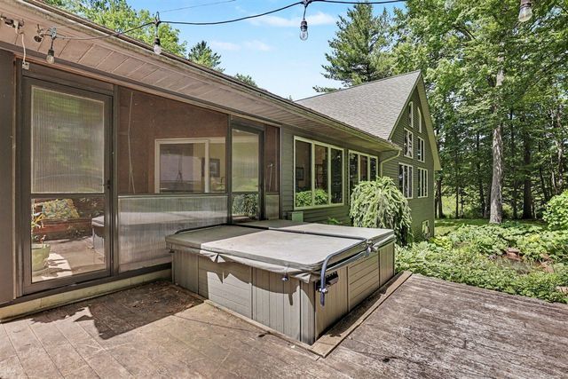 10735 Brown Lake Drive, Rockford, MI 49341