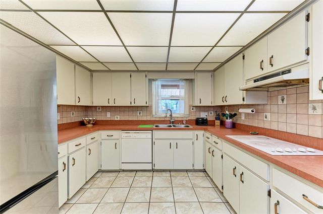 4328 LOST FOREST LANE, Sarasota, FL 34235