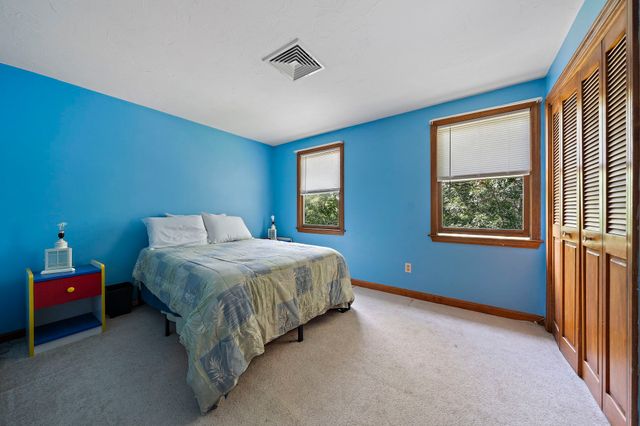 2072 State Rd, Plymouth, MA 02360