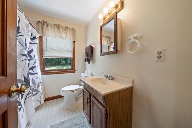 2072 State Rd, Plymouth, MA 02360