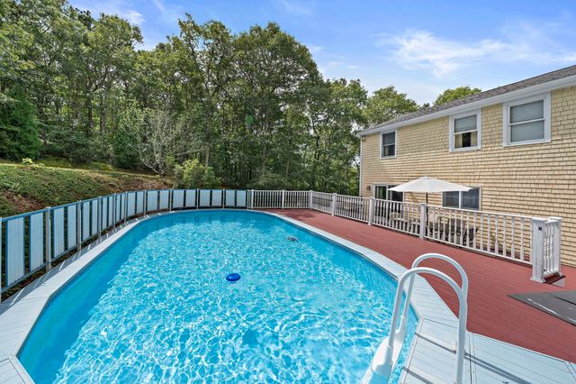 2072 State Rd, Plymouth, MA 02360