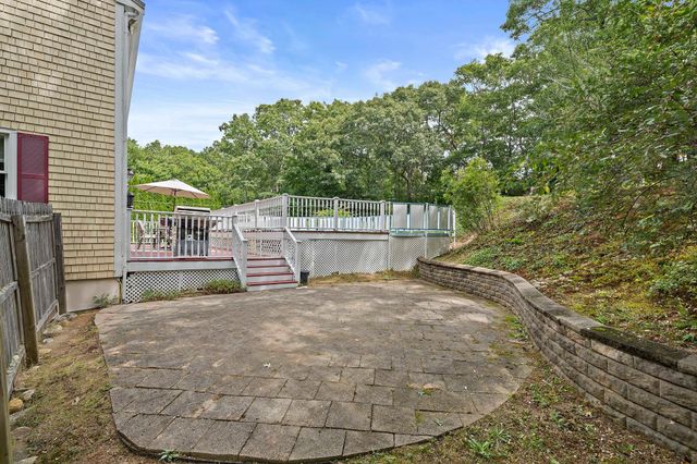 2072 State Rd, Plymouth, MA 02360