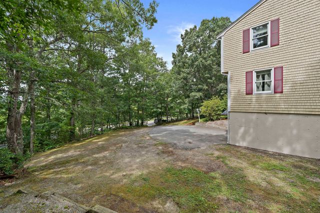 2072 State Rd, Plymouth, MA 02360
