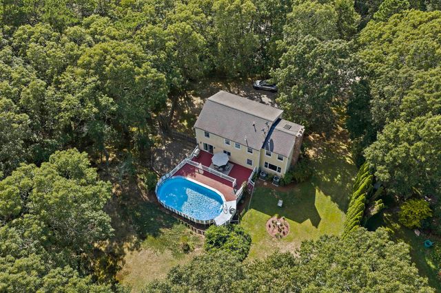 2072 State Rd, Plymouth, MA 02360