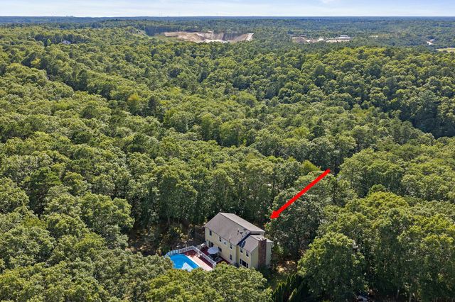 2072 State Rd, Plymouth, MA 02360