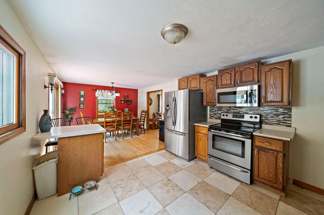 2072 State Rd, Plymouth, MA 02360