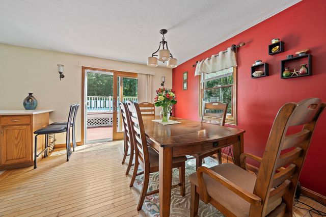 2072 State Rd, Plymouth, MA 02360