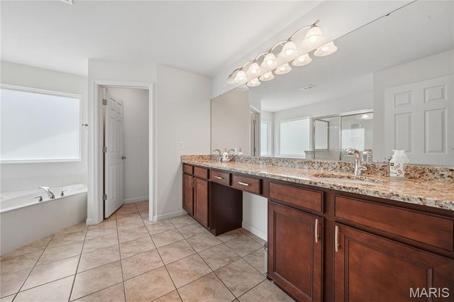 965 Arbor Run Court, Manchester, MO 63021