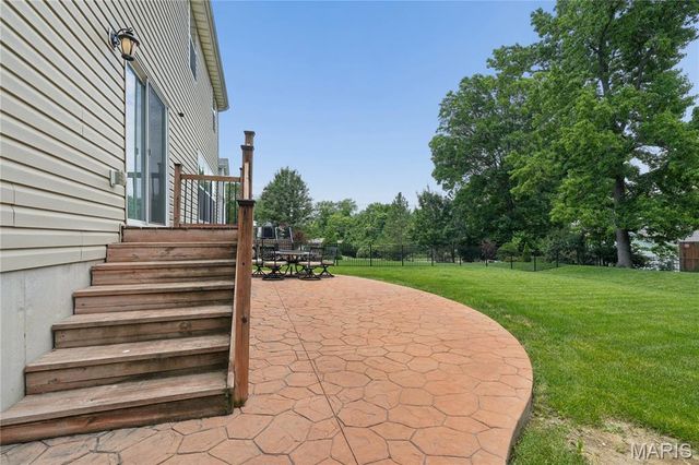 965 Arbor Run Court, Manchester, MO 63021