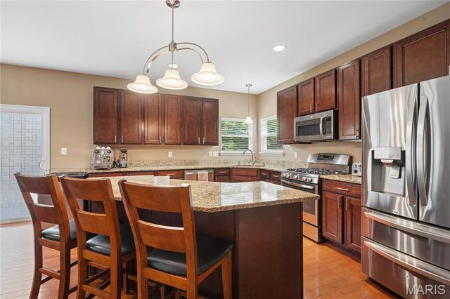965 Arbor Run Court, Manchester, MO 63021