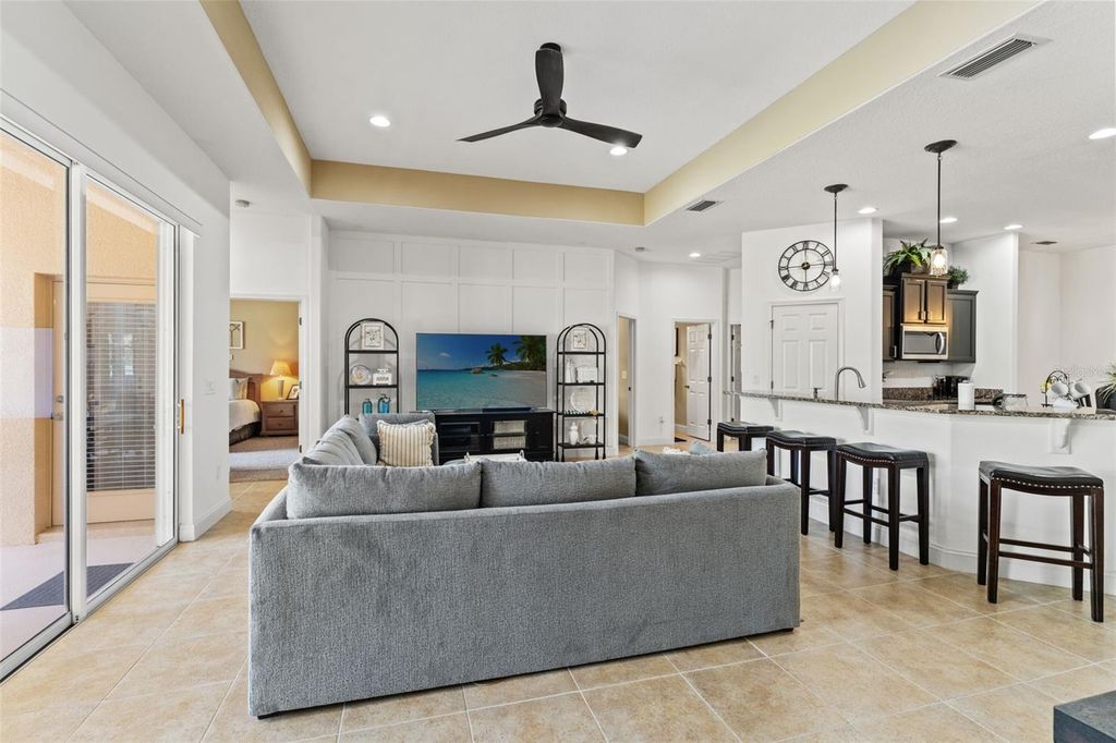 Image 20 of property listing at 3303 STONEGATE FALLS DRIVE, Land O Lakes, FL 34638