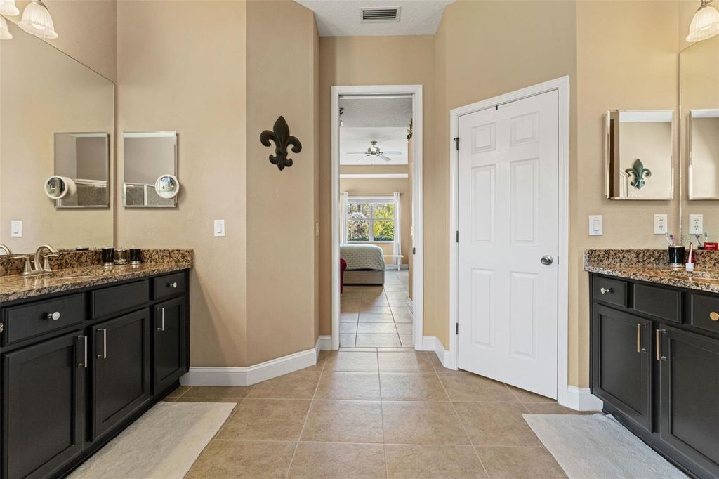 Image 31 of property listing at 3303 STONEGATE FALLS DRIVE, Land O Lakes, FL 34638