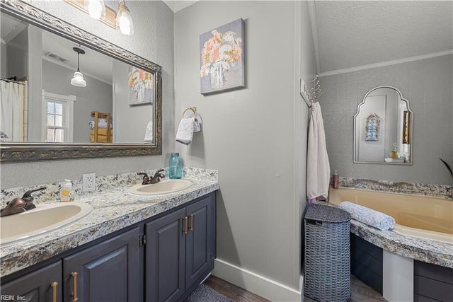 8860 Pineview RD, Suffolk, VA 23437