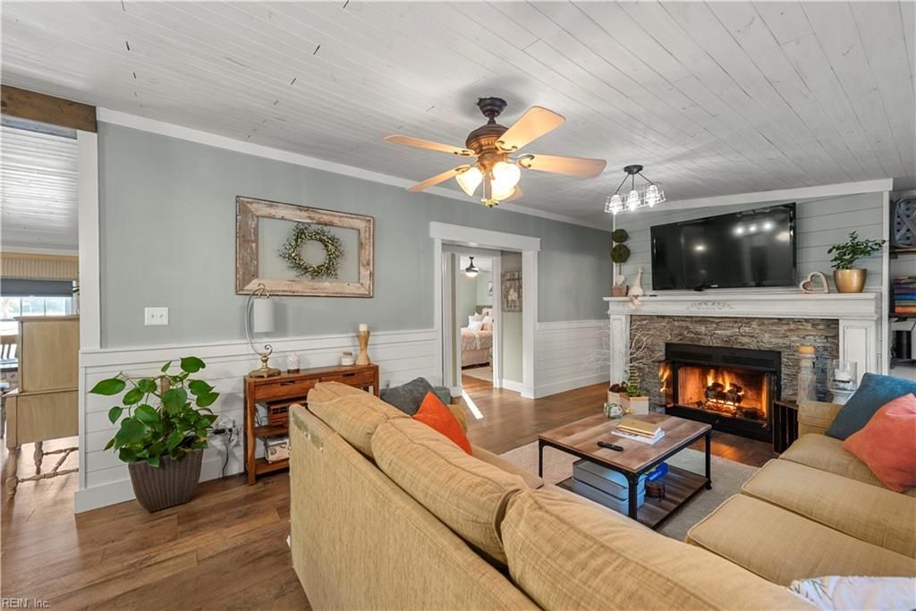 8860 Pineview RD, Suffolk, VA 23437