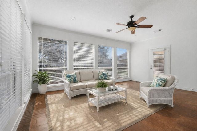 500 Burwell Road, Highlands, TX 77562