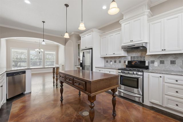 500 Burwell Road, Highlands, TX 77562