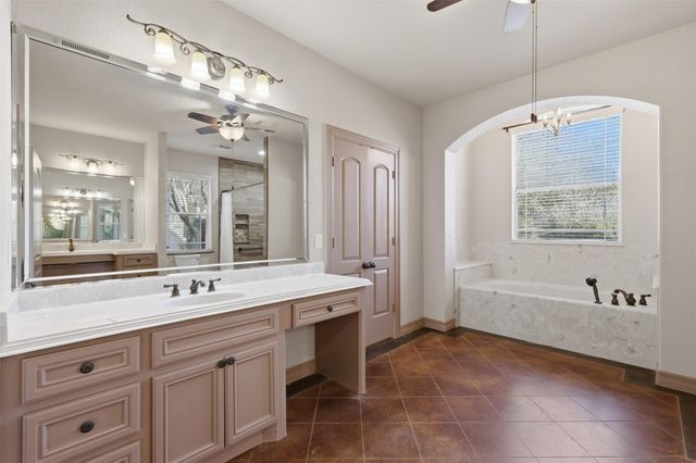 500 Burwell Road, Highlands, TX 77562