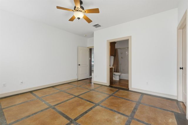 500 Burwell Road, Highlands, TX 77562