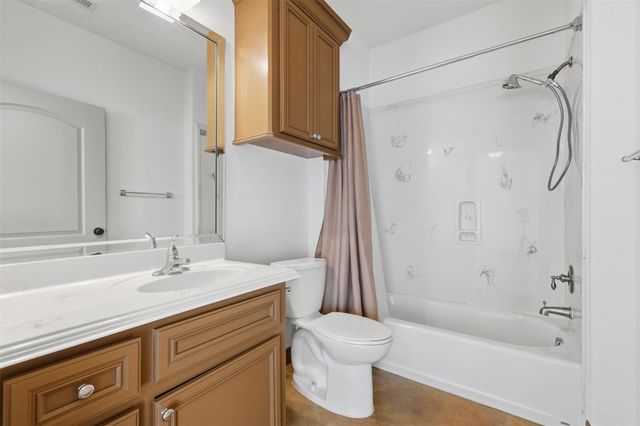 500 Burwell Road, Highlands, TX 77562