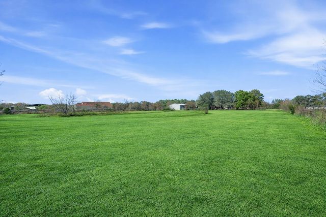 500 Burwell Road, Highlands, TX 77562