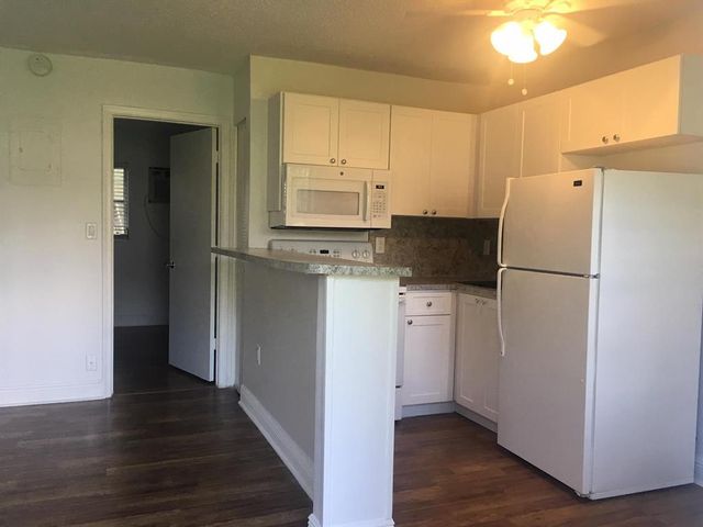 5156 NE 6th Avenue 203, Oakland Park, FL 33334