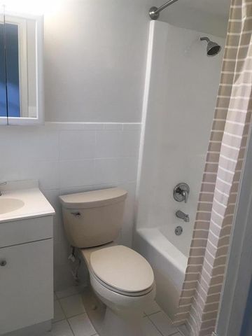 5156 NE 6th Avenue 203, Oakland Park, FL 33334